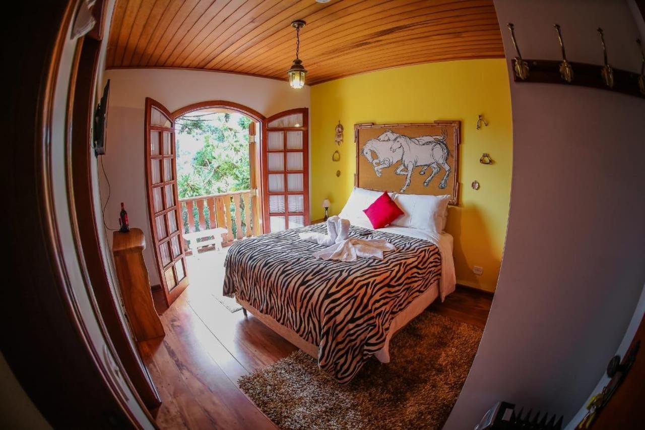 Mansao Austriaca Guesthouse Campos do Jordão Buitenkant foto
